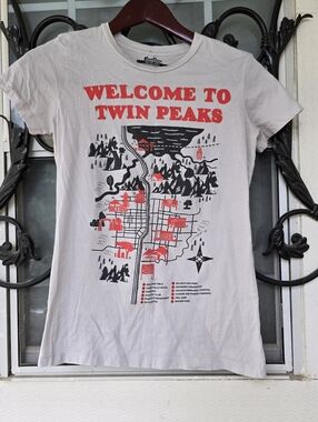 Threadless TV's Welcome to Twin Peaks Map Shirt by Robert Farkas - Women's M